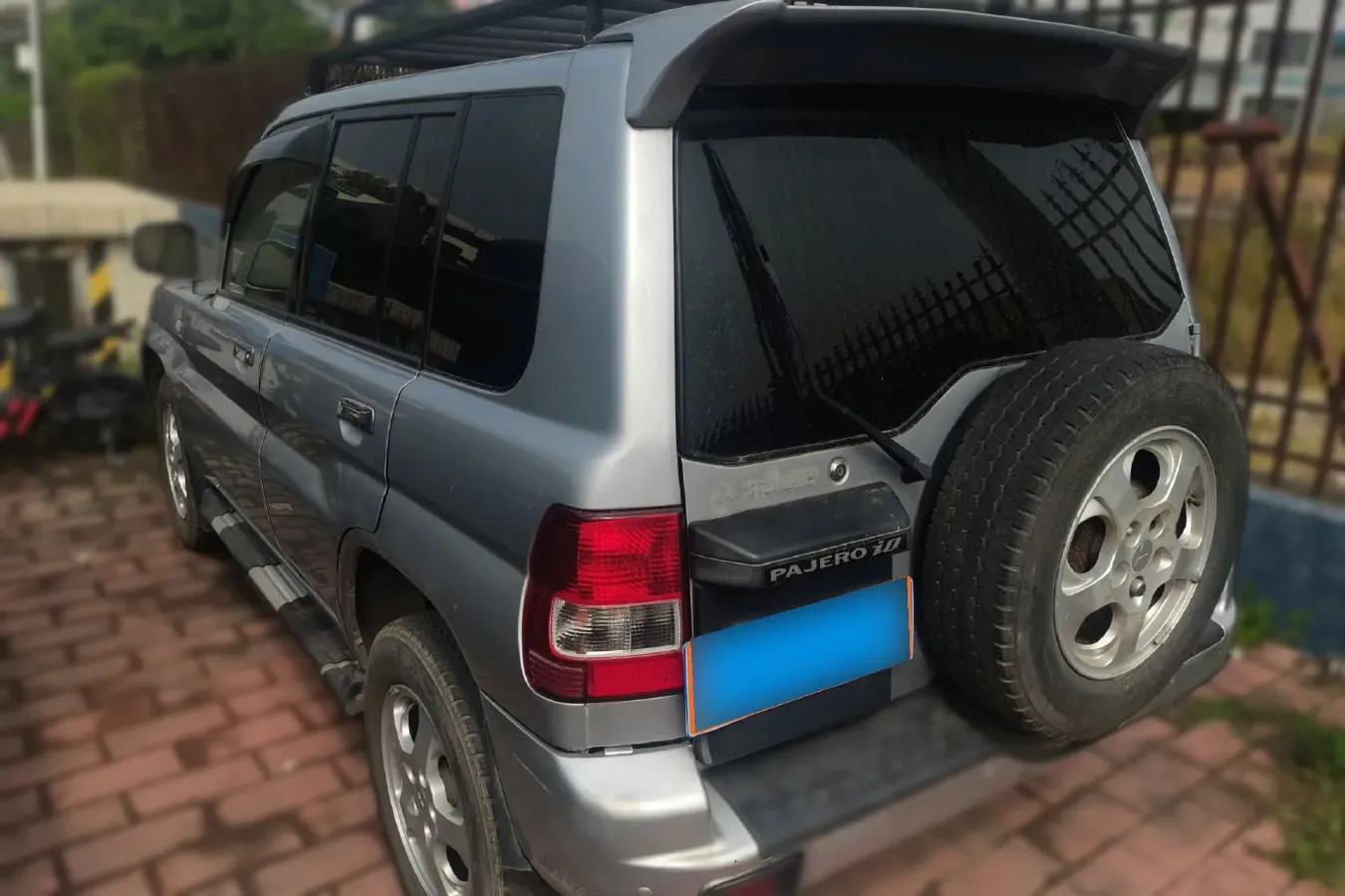 2010 Leopaard FeiTeng 2.0L 121HP L4 5MT,autocango,china used car exporter,china ev exporter,chinese used car exporter,chinese used ev exporter