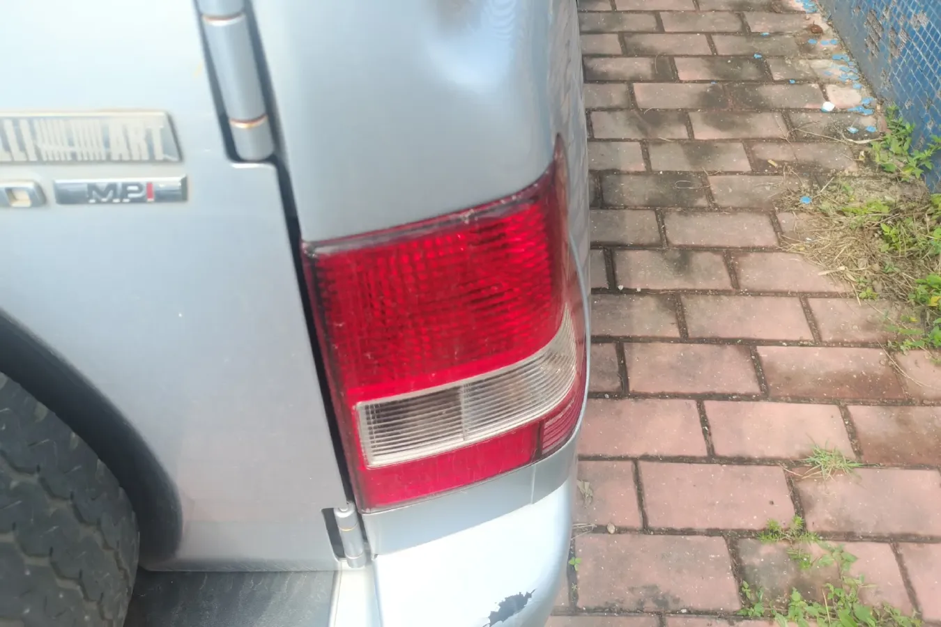 2010 Leopaard FeiTeng 2.0L 121HP L4 5MT,autocango,china used car exporter,china ev exporter,chinese used car exporter,chinese used ev exporter