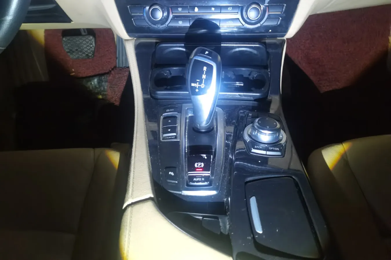 2013 BMW 5 Series 2.0T 184HP L4 8AT,autocango,china used car exporter,china ev exporter,chinese used car exporter,chinese used ev exporter