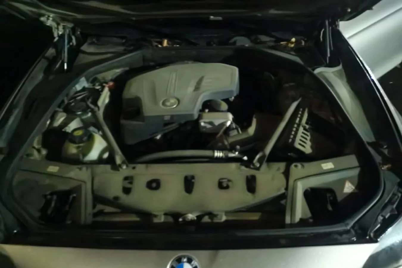 2013 BMW 5 Series 2.0T 184HP L4 8AT,autocango,china used car exporter,china ev exporter,chinese used car exporter,chinese used ev exporter