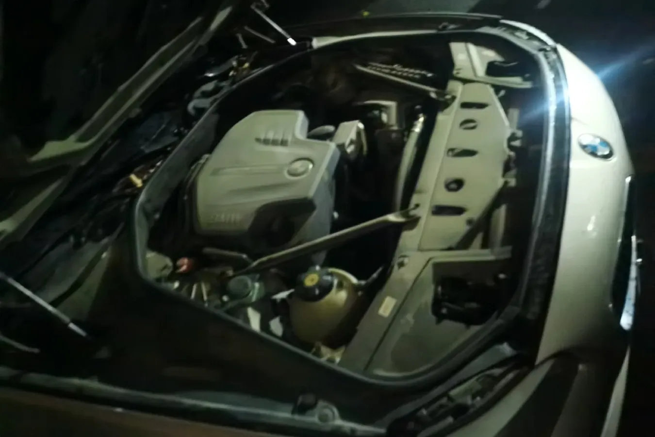 2013 BMW 5 Series 2.0T 184HP L4 8AT,autocango,china used car exporter,china ev exporter,chinese used car exporter,chinese used ev exporter