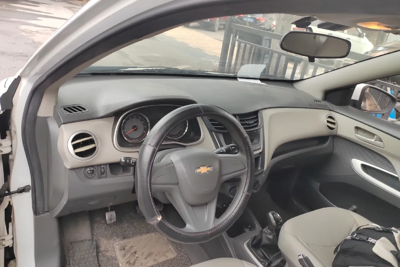 2015 Chevrolet Sail 1.3L 103HP L4 5MT,autocango,china used car exporter,china ev exporter,chinese used car exporter,chinese used ev exporter