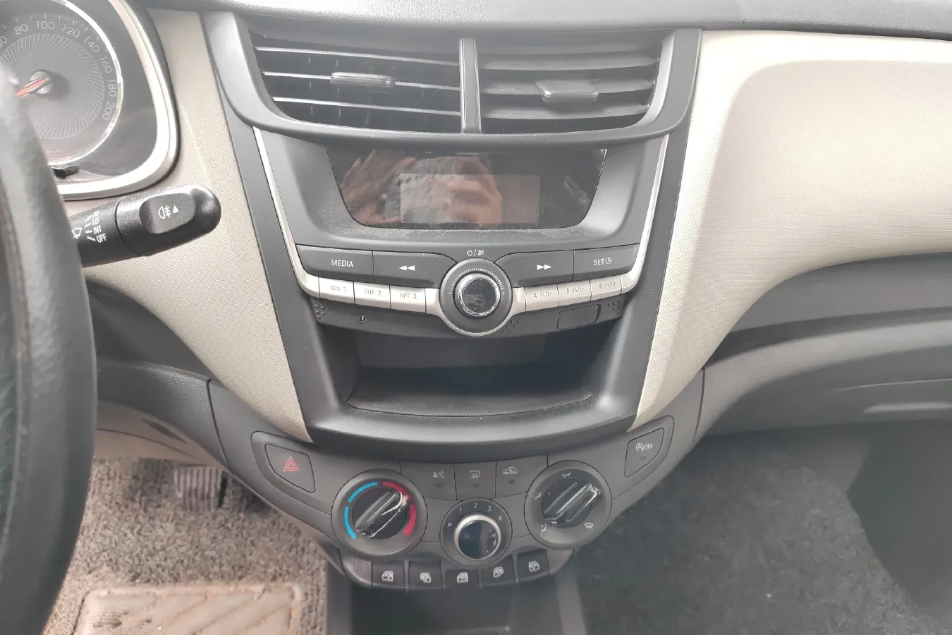 2015 Chevrolet Sail 1.3L 103HP L4 5MT,autocango,china used car exporter,china ev exporter,chinese used car exporter,chinese used ev exporter