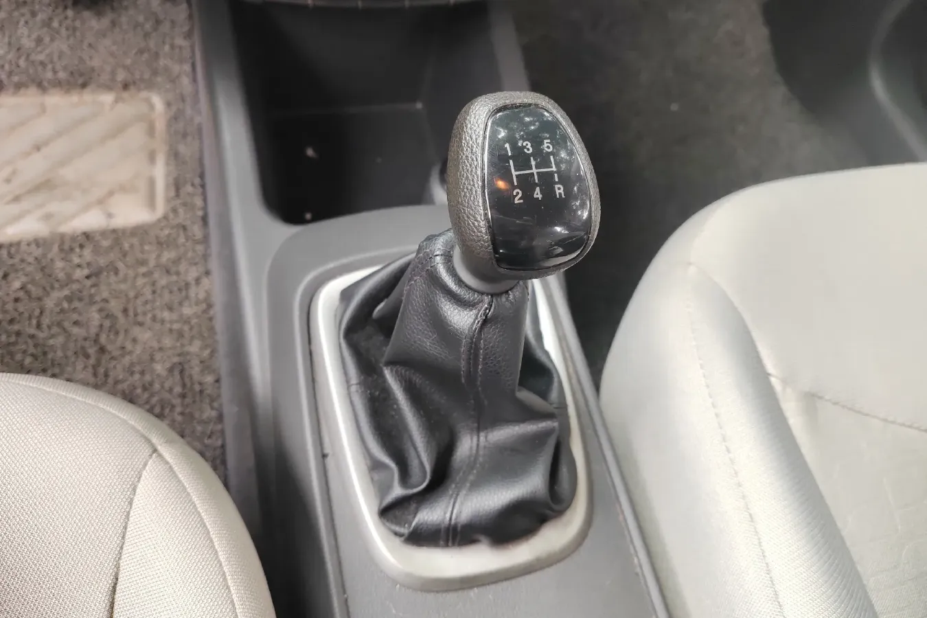 2015 Chevrolet Sail 1.3L 103HP L4 5MT,autocango,china used car exporter,china ev exporter,chinese used car exporter,chinese used ev exporter