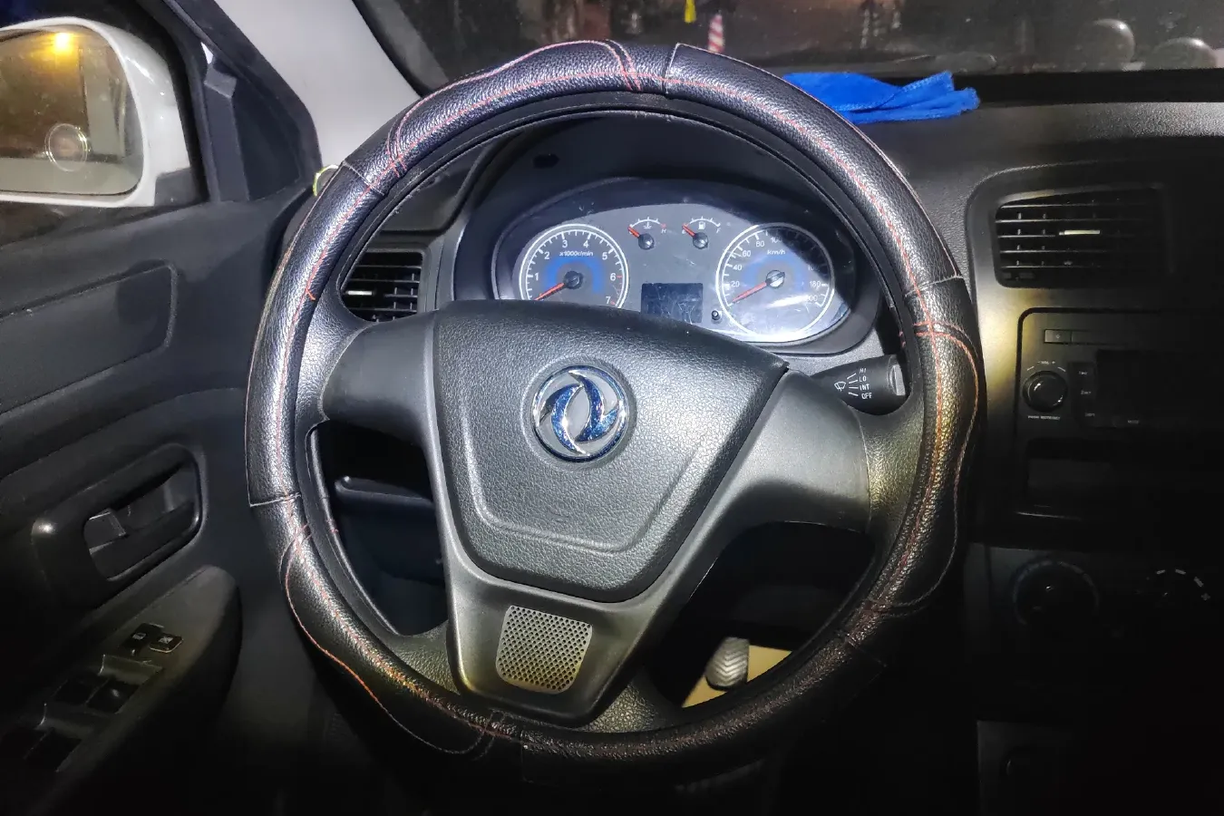 2014 DongFeng Fengon Fengon 330 1.2L 94HP L4 5MT,autocango,china used car exporter,china ev exporter,chinese used car exporter,chinese used ev exporter