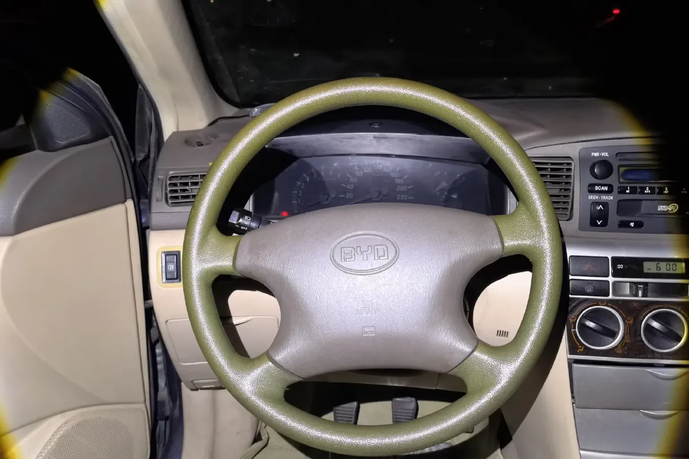 2011 BYD F3R 1.5L 107HP L4 5MT,autocango,china used car exporter,china ev exporter,chinese used car exporter,chinese used ev exporter