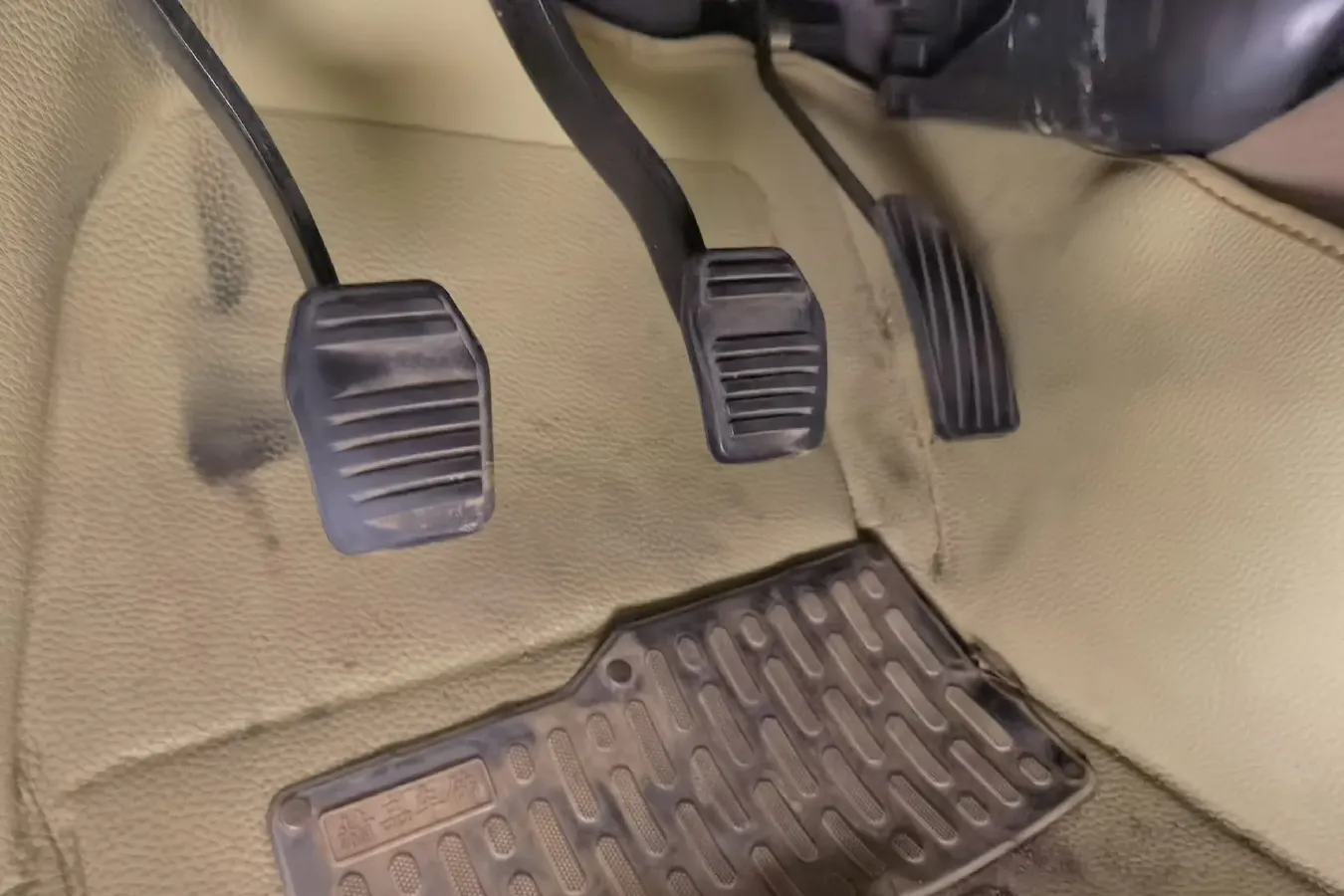 2011 BYD F3R 1.5L 107HP L4 5MT,autocango,china used car exporter,china ev exporter,chinese used car exporter,chinese used ev exporter