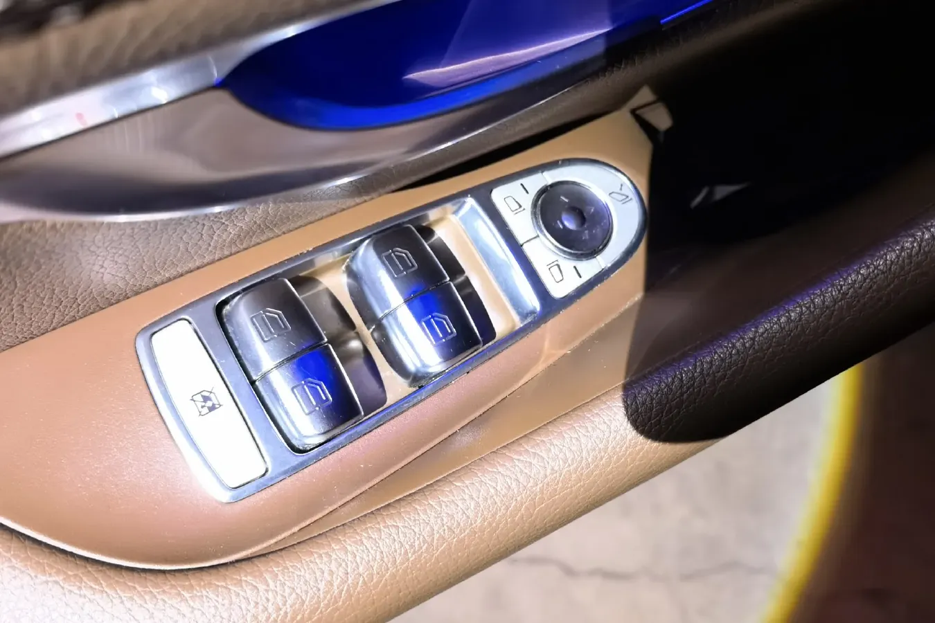 2019 Mercedes-Benz E Class 2.0T 245HP L4 9AT,autocango,china used car exporter,china ev exporter,chinese used car exporter,chinese used ev exporter