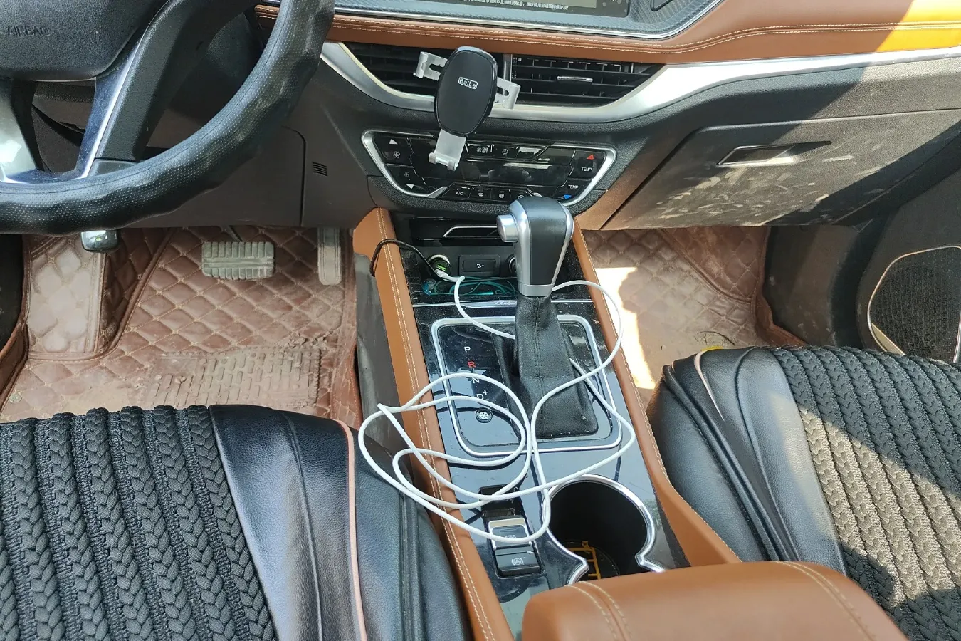 2017 Zotye T300 1.5T 144HP L4 CVT,autocango,china used car exporter,china ev exporter,chinese used car exporter,chinese used ev exporter