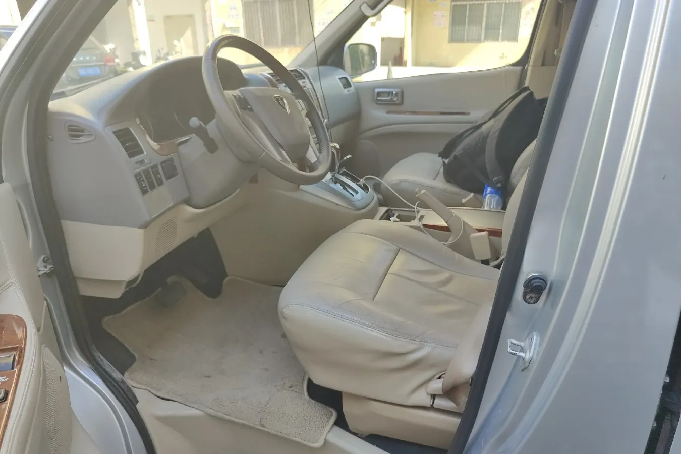 2010 JinBei Grace 2.7L 151HP L4 4AT,autocango,china used car exporter,china ev exporter,chinese used car exporter,chinese used ev exporter