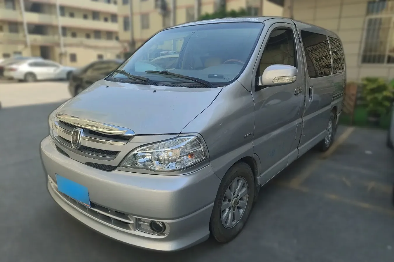 2010 JinBei Grace 2.7L 151HP L4 4AT,autocango,china used car exporter,china ev exporter,chinese used car exporter,chinese used ev exporter