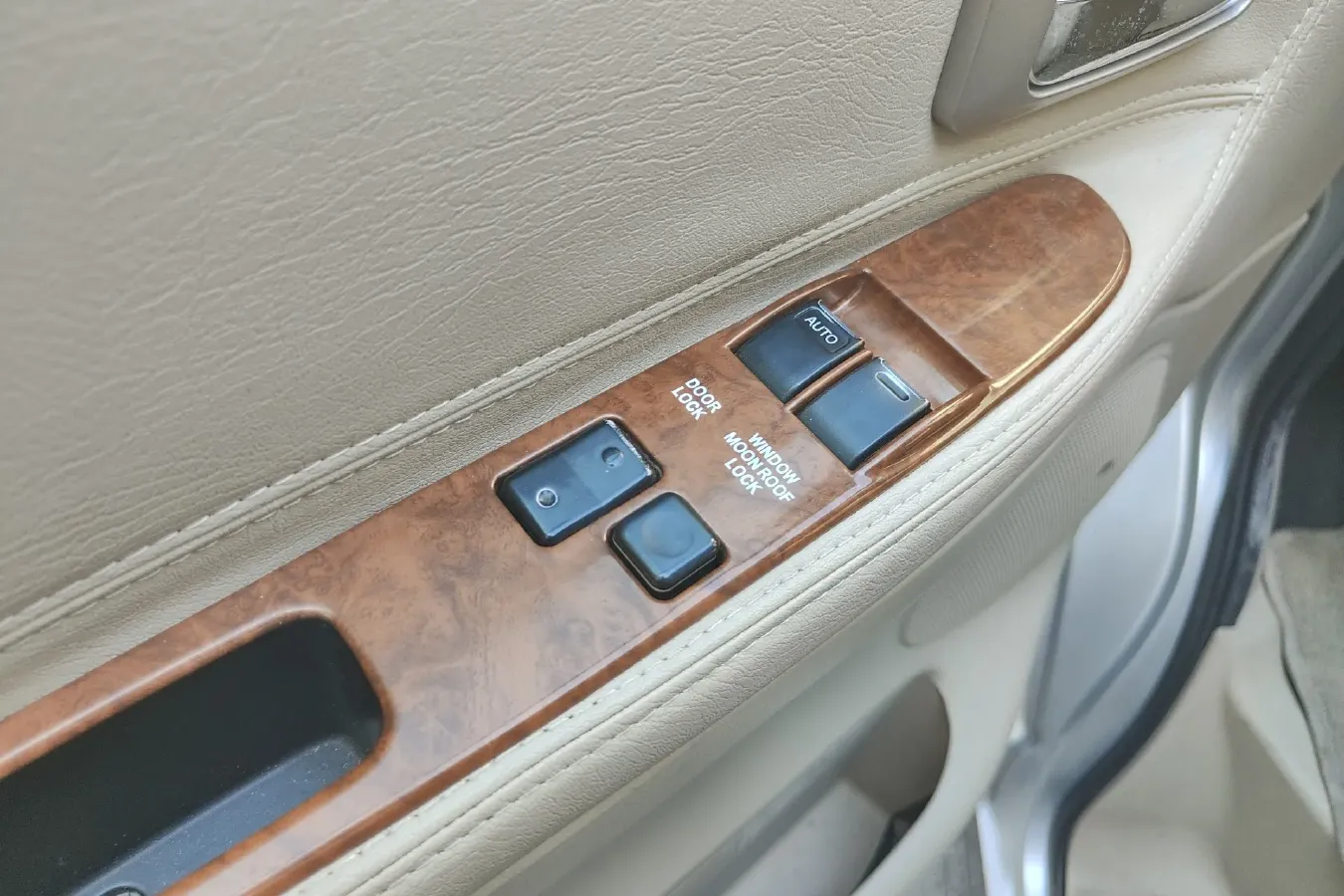 2010 JinBei Grace 2.7L 151HP L4 4AT,autocango,china used car exporter,china ev exporter,chinese used car exporter,chinese used ev exporter