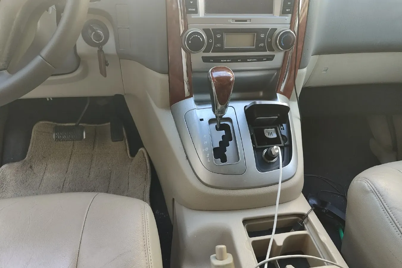 2010 JinBei Grace 2.7L 151HP L4 4AT,autocango,china used car exporter,china ev exporter,chinese used car exporter,chinese used ev exporter