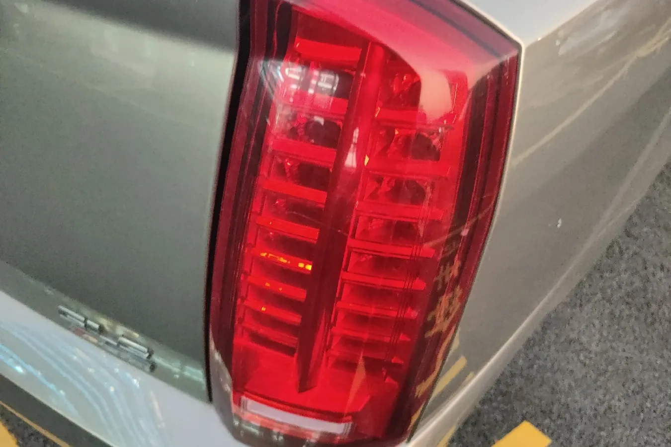 2012 Cadillac SLS 2.0T 262HP L4 6AT,autocango,china used car exporter,china ev exporter,chinese used car exporter,chinese used ev exporter