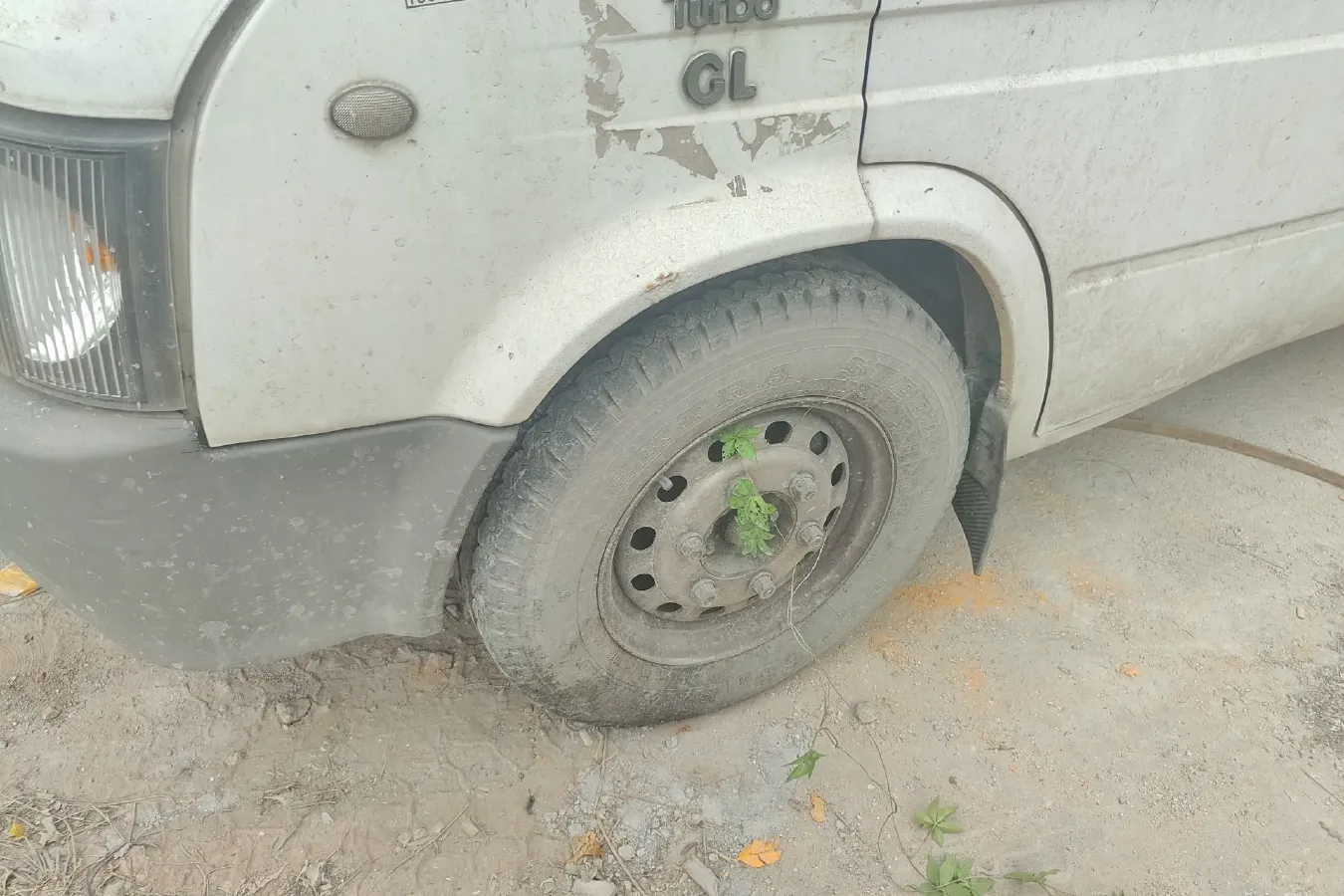 2013 Ford Classic Transit 2.8T 108HP L4 5MT,autocango,china used car exporter,china ev exporter,chinese used car exporter,chinese used ev exporter