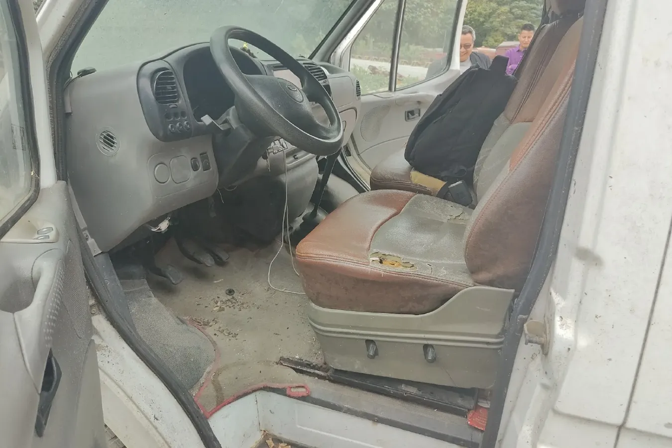 2013 Ford Classic Transit 2.8T 108HP L4 5MT,autocango,china used car exporter,china ev exporter,chinese used car exporter,chinese used ev exporter