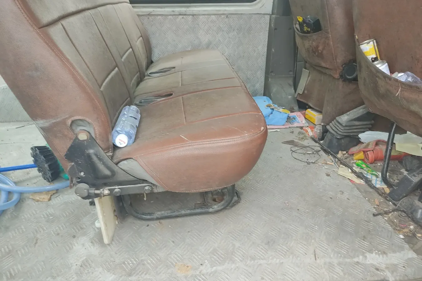 2013 Ford Classic Transit 2.8T 108HP L4 5MT,autocango,china used car exporter,china ev exporter,chinese used car exporter,chinese used ev exporter