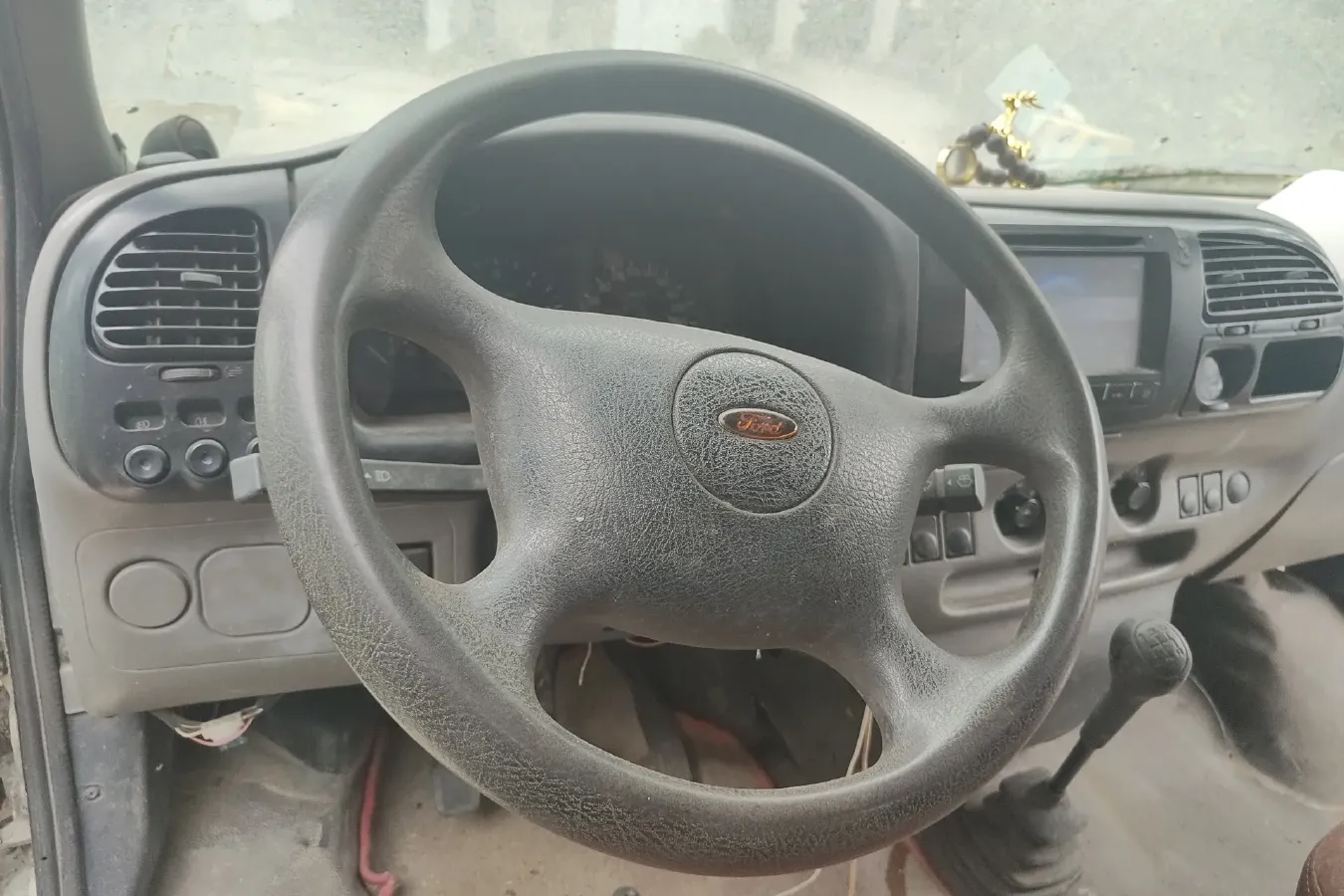 2013 Ford Classic Transit 2.8T 108HP L4 5MT,autocango,china used car exporter,china ev exporter,chinese used car exporter,chinese used ev exporter