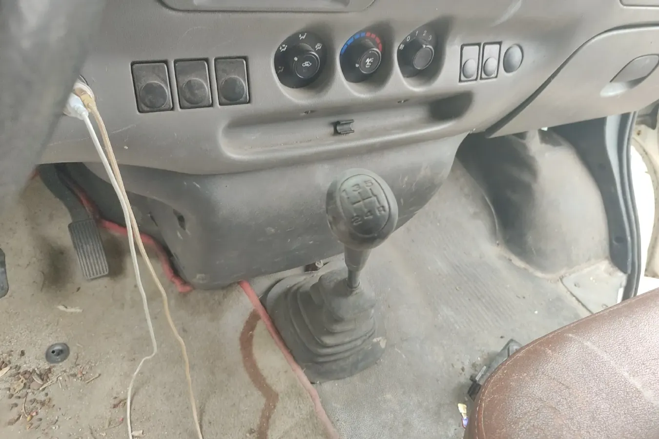 2013 Ford Classic Transit 2.8T 108HP L4 5MT,autocango,china used car exporter,china ev exporter,chinese used car exporter,chinese used ev exporter