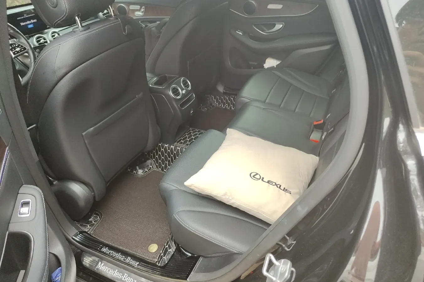 2020 Mercedes-Benz GLC Class 2.0T 197HP L4 9AT,autocango,china used car exporter,china ev exporter,chinese used car exporter,chinese used ev exporter