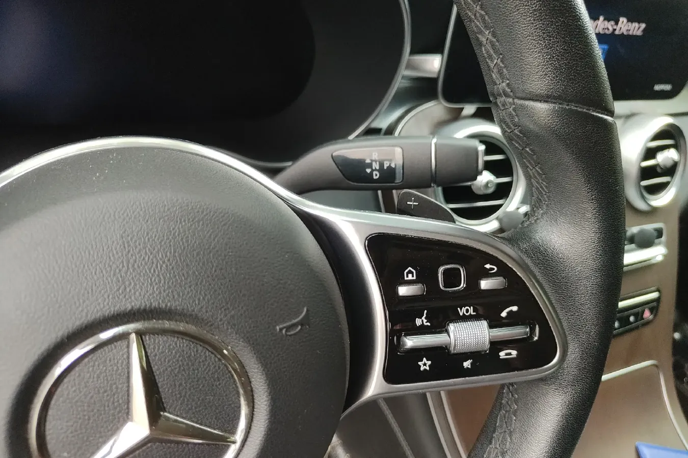 2020 Mercedes-Benz GLC Class 2.0T 197HP L4 9AT,autocango,china used car exporter,china ev exporter,chinese used car exporter,chinese used ev exporter