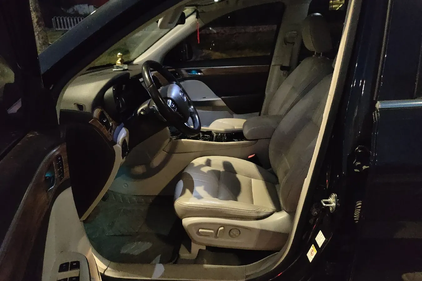 2017 GAC Trumpchi GS8 2.0T 201HP L4 6AT,autocango,china used car exporter,china ev exporter,chinese used car exporter,chinese used ev exporter