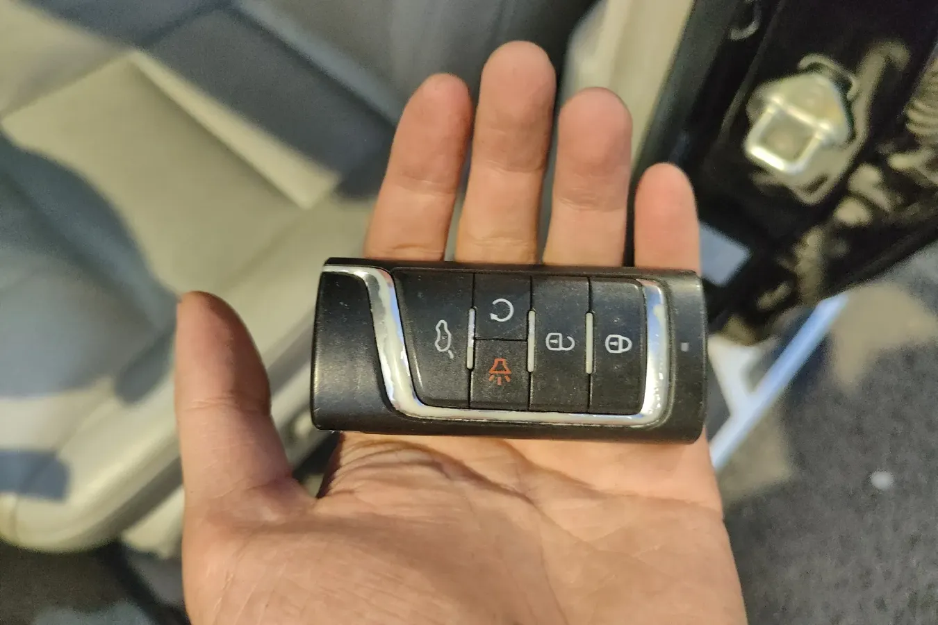 2017 GAC Trumpchi GS8 2.0T 201HP L4 6AT,autocango,china used car exporter,china ev exporter,chinese used car exporter,chinese used ev exporter