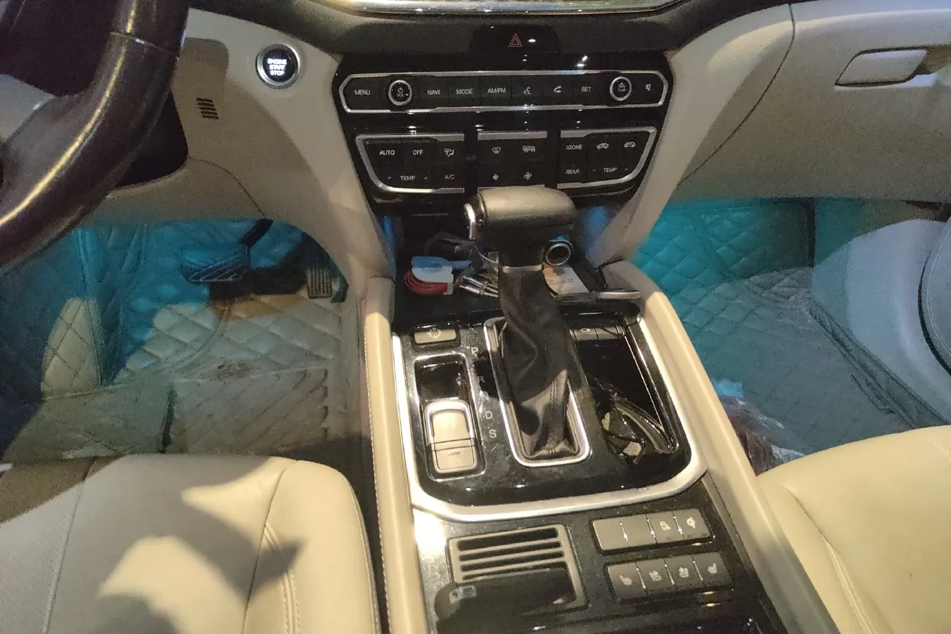 2017 GAC Trumpchi GS8 2.0T 201HP L4 6AT,autocango,china used car exporter,china ev exporter,chinese used car exporter,chinese used ev exporter