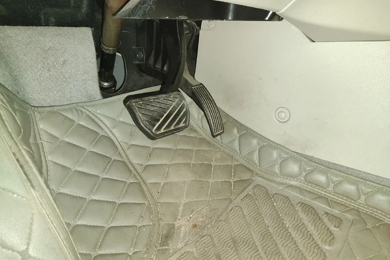 2017 GAC Trumpchi GS8 2.0T 201HP L4 6AT,autocango,china used car exporter,china ev exporter,chinese used car exporter,chinese used ev exporter