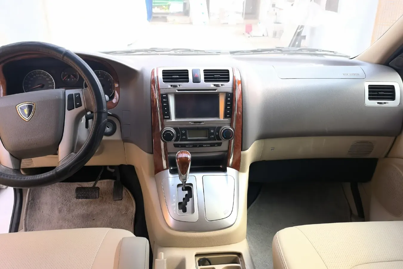 2010 JinBei Grace 2.7L 151HP L4 5MT,autocango,china used car exporter,china ev exporter,chinese used car exporter,chinese used ev exporter