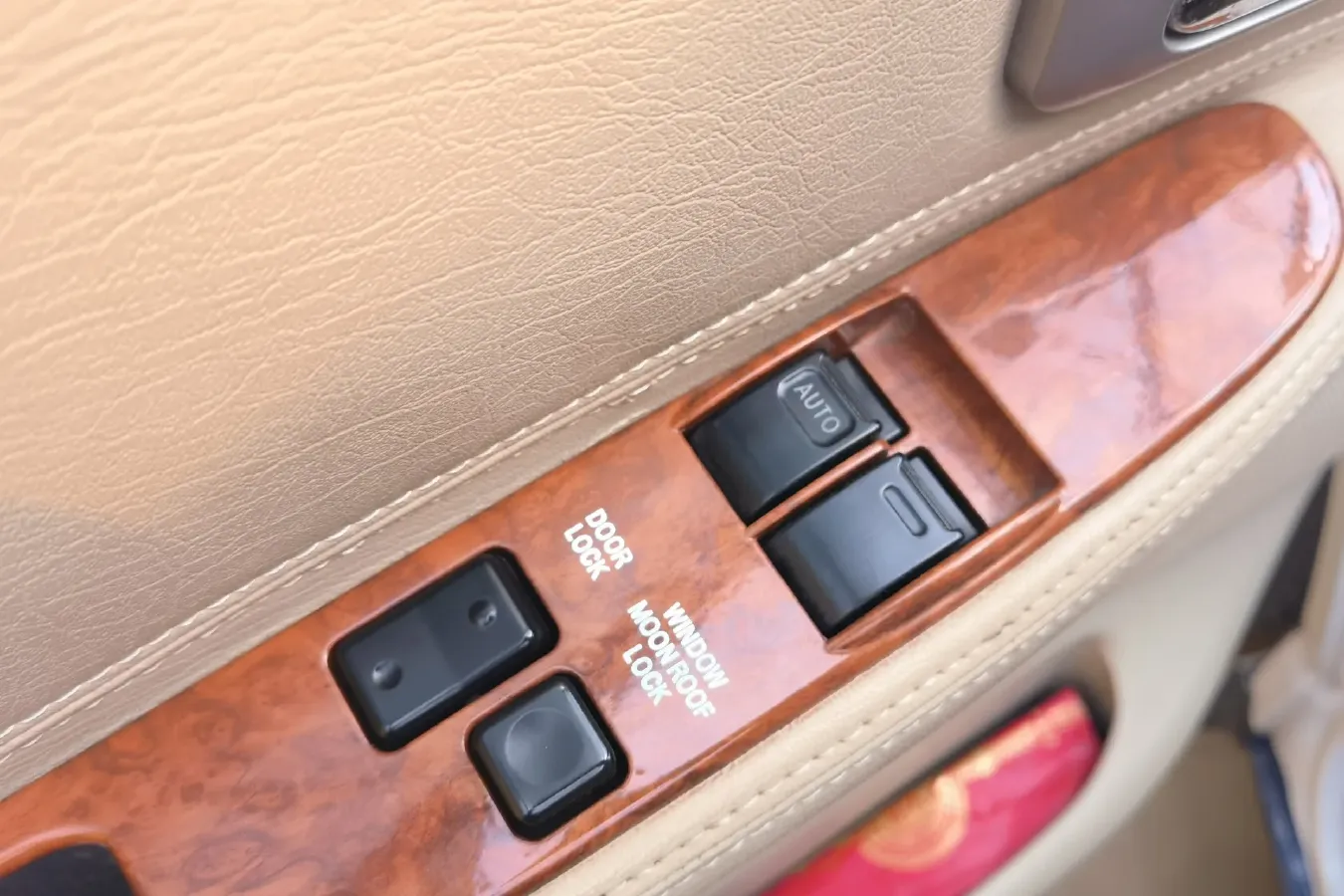 2010 JinBei Grace 2.7L 151HP L4 5MT,autocango,china used car exporter,china ev exporter,chinese used car exporter,chinese used ev exporter