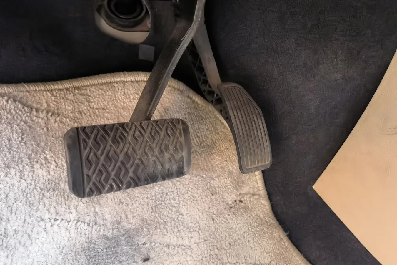 2010 JinBei Grace 2.7L 151HP L4 5MT,autocango,china used car exporter,china ev exporter,chinese used car exporter,chinese used ev exporter