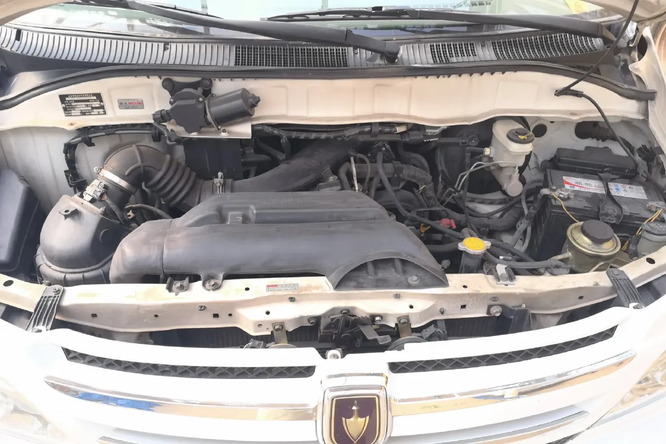 2010 JinBei Grace 2.7L 151HP L4 5MT,autocango,china used car exporter,china ev exporter,chinese used car exporter,chinese used ev exporter