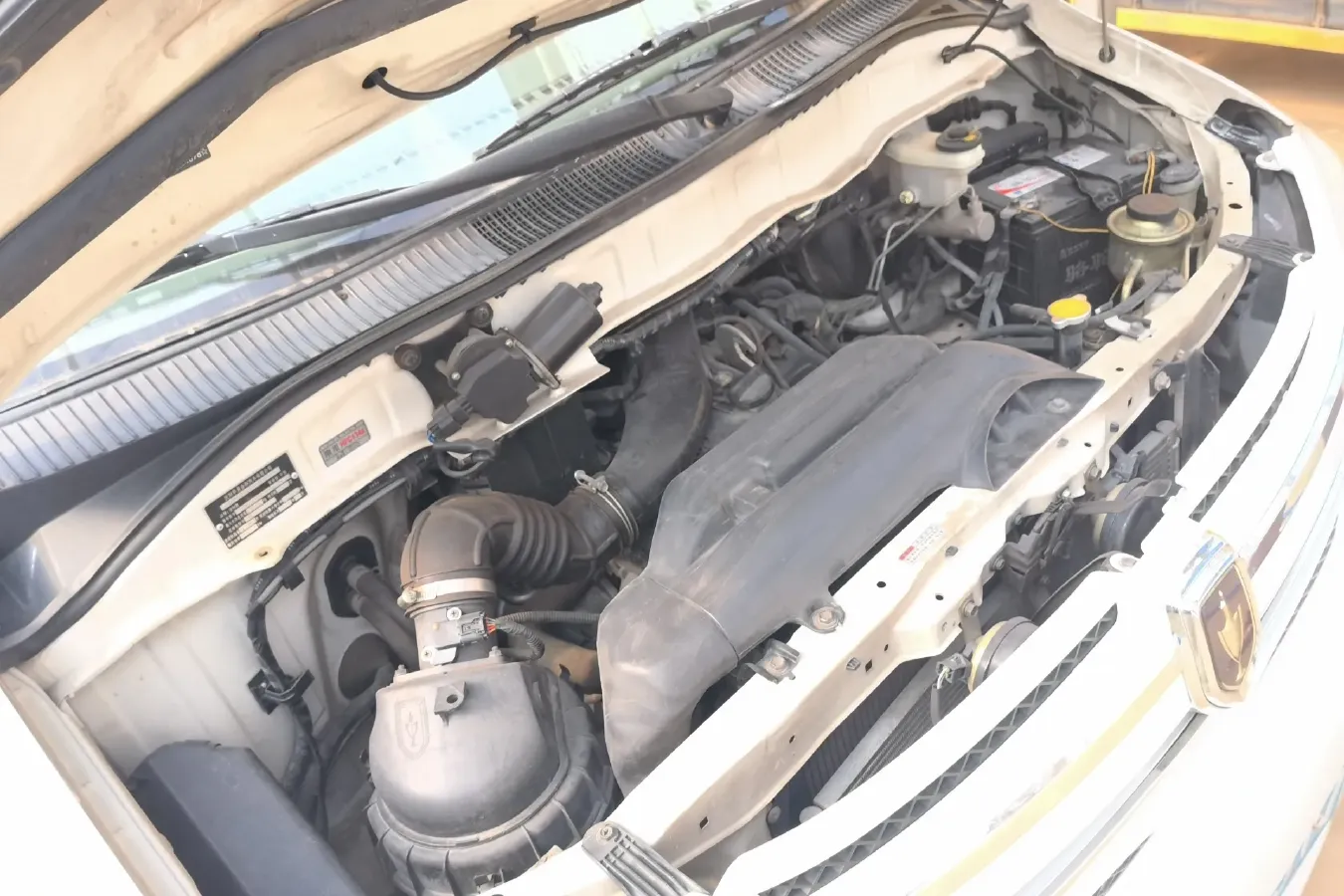 2010 JinBei Grace 2.7L 151HP L4 5MT,autocango,china used car exporter,china ev exporter,chinese used car exporter,chinese used ev exporter