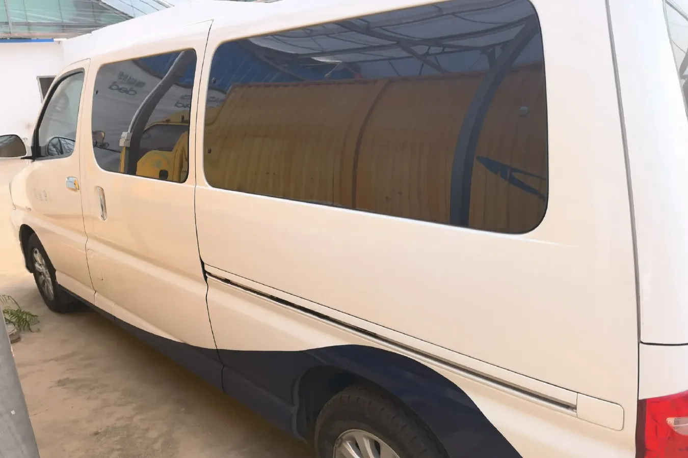 2010 JinBei Grace 2.7L 151HP L4 5MT,autocango,china used car exporter,china ev exporter,chinese used car exporter,chinese used ev exporter
