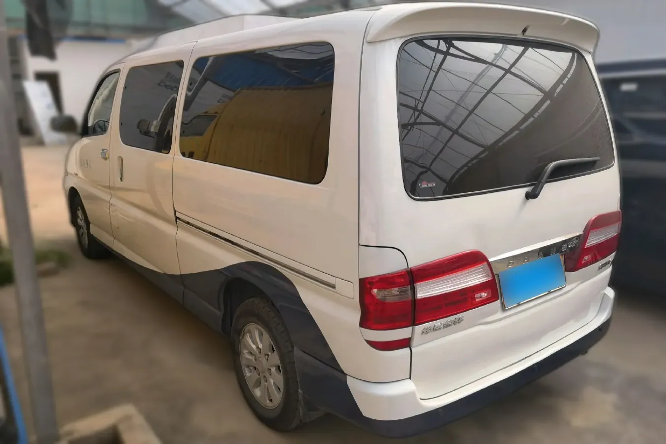 2010 JinBei Grace 2.7L 151HP L4 5MT,autocango,china used car exporter,china ev exporter,chinese used car exporter,chinese used ev exporter