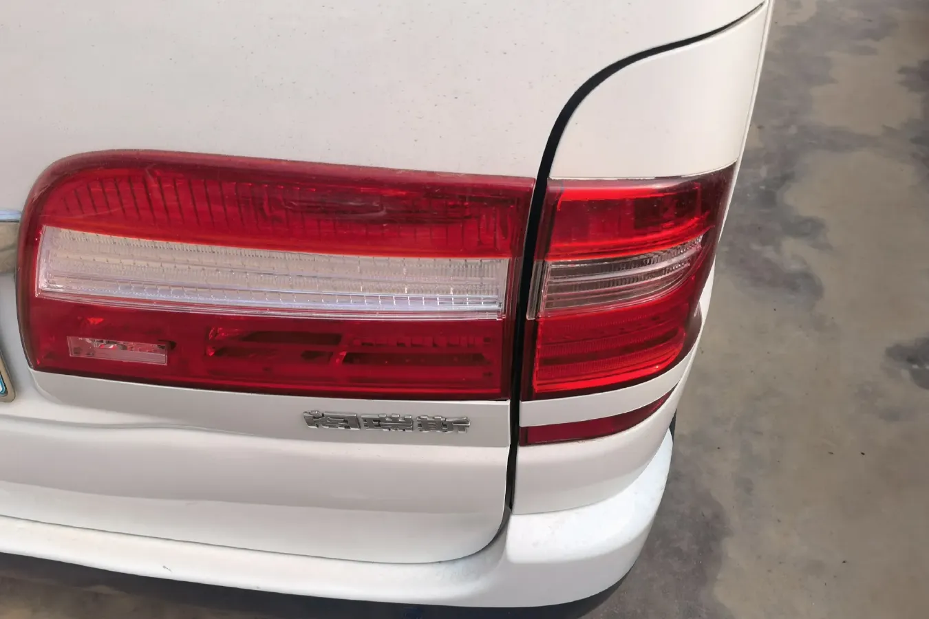 2010 JinBei Grace 2.7L 151HP L4 5MT,autocango,china used car exporter,china ev exporter,chinese used car exporter,chinese used ev exporter