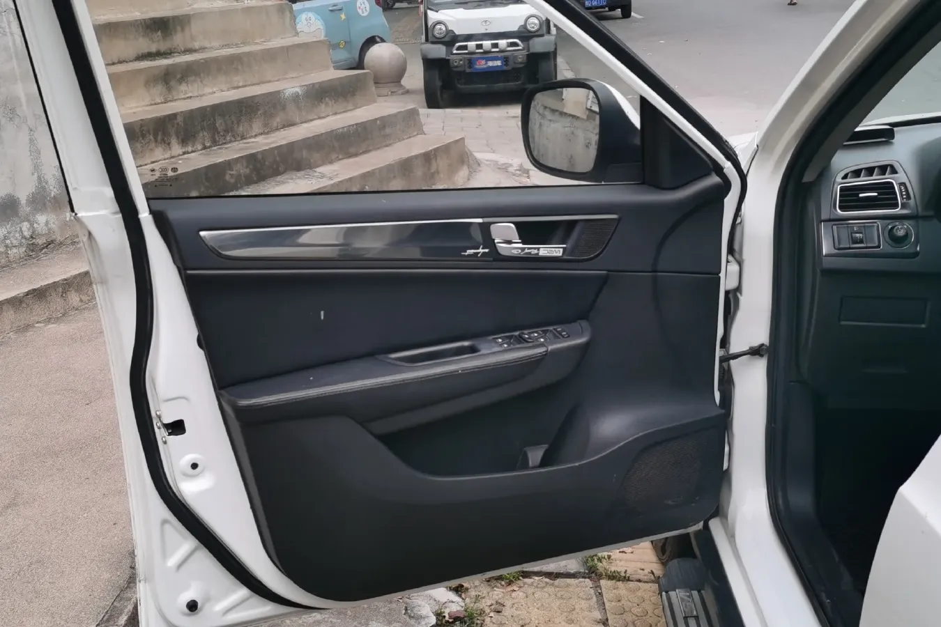 2012 Brilliance Auto V5 1.5T 136HP L4 5AT,autocango,china used car exporter,china ev exporter,chinese used car exporter,chinese used ev exporter