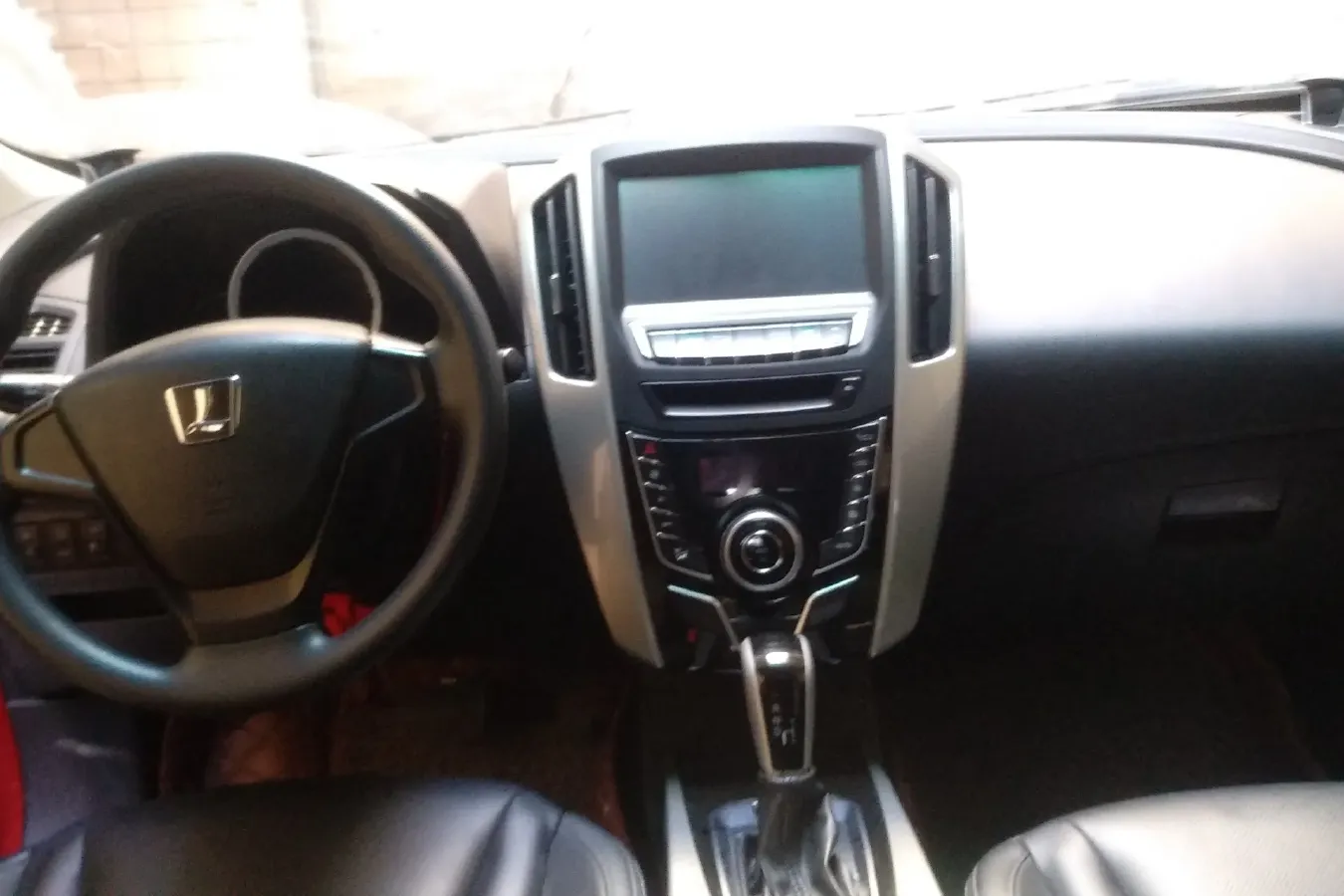 2015 Luxgen 6 SUV 1.8T 180HP L4 6AT,autocango,china used car exporter,china ev exporter,chinese used car exporter,chinese used ev exporter