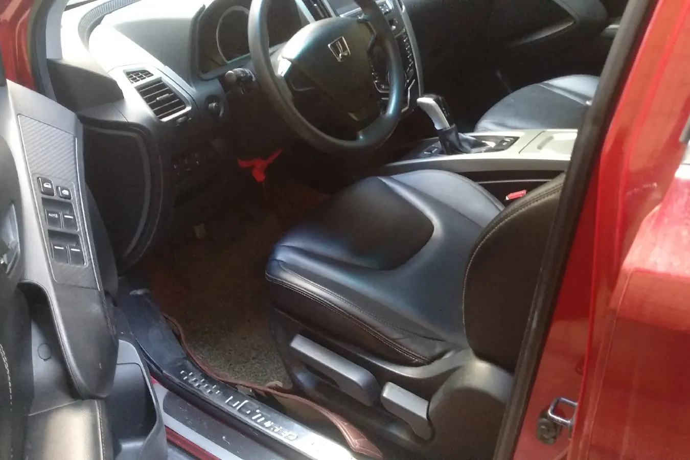 2015 Luxgen 6 SUV 1.8T 180HP L4 6AT,autocango,china used car exporter,china ev exporter,chinese used car exporter,chinese used ev exporter