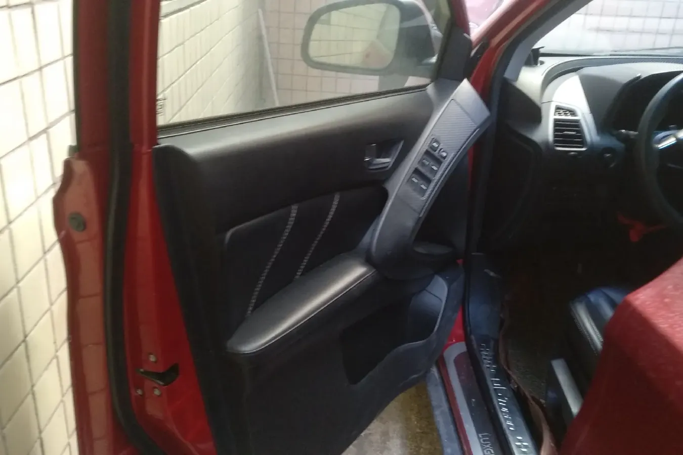 2015 Luxgen 6 SUV 1.8T 180HP L4 6AT,autocango,china used car exporter,china ev exporter,chinese used car exporter,chinese used ev exporter