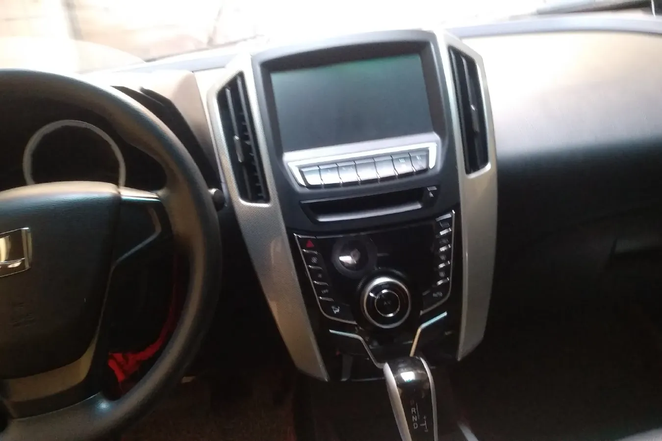 2015 Luxgen 6 SUV 1.8T 180HP L4 6AT,autocango,china used car exporter,china ev exporter,chinese used car exporter,chinese used ev exporter