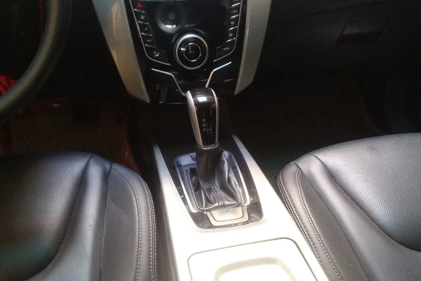 2015 Luxgen 6 SUV 1.8T 180HP L4 6AT,autocango,china used car exporter,china ev exporter,chinese used car exporter,chinese used ev exporter