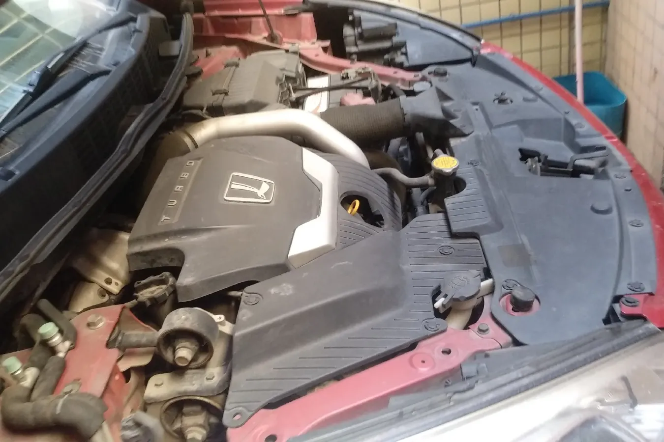 2015 Luxgen 6 SUV 1.8T 180HP L4 6AT,autocango,china used car exporter,china ev exporter,chinese used car exporter,chinese used ev exporter