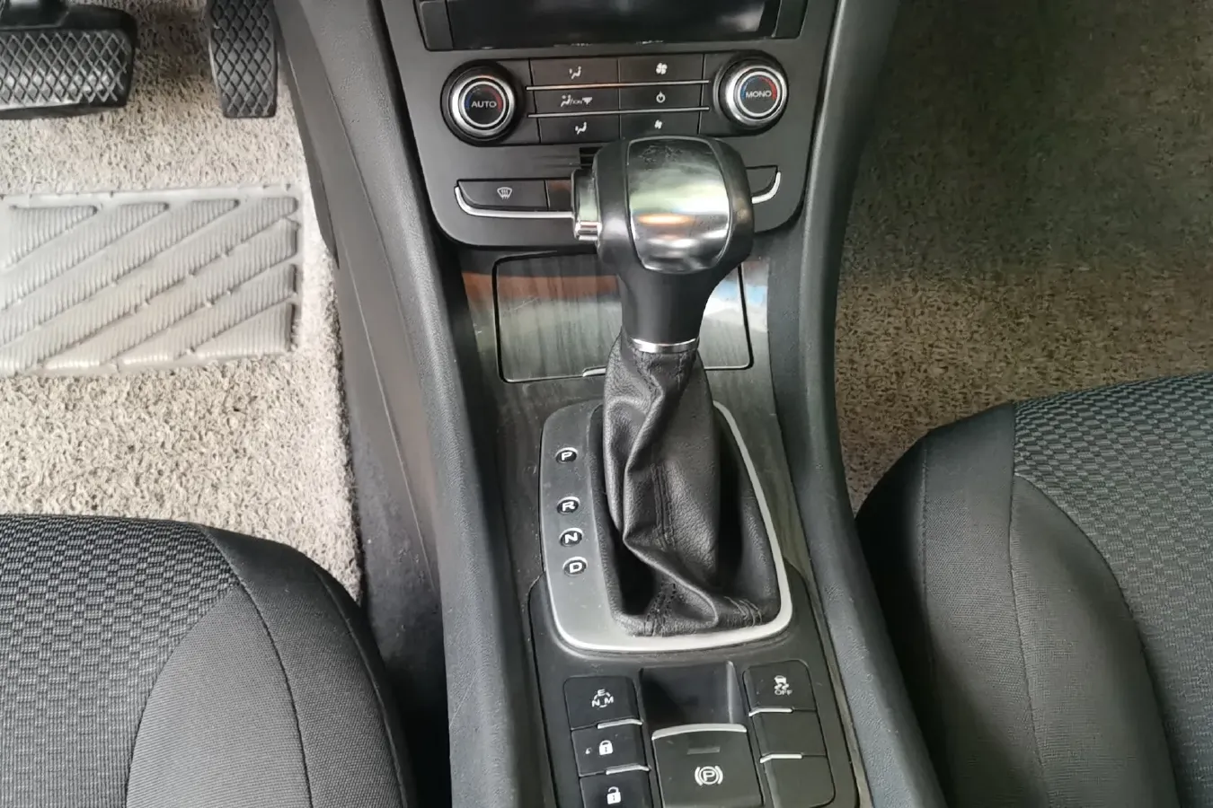 2014 Roewe e550 1.5L 109HP L4 2AT PHEV 11.8KWH,autocango,china used car exporter,china ev exporter,chinese used car exporter,chinese used ev exporter