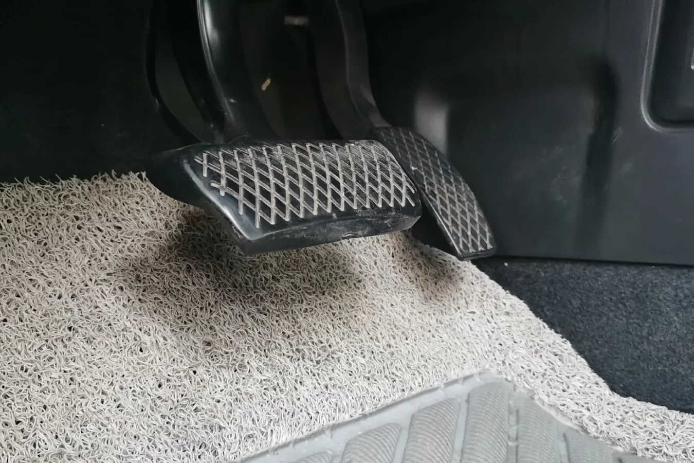 2014 Roewe e550 1.5L 109HP L4 2AT PHEV 11.8KWH,autocango,china used car exporter,china ev exporter,chinese used car exporter,chinese used ev exporter