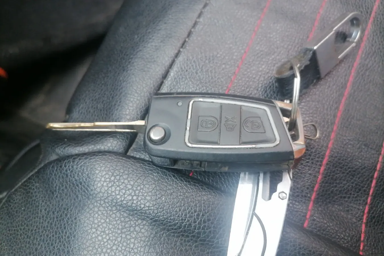 2009 FAW Senia M80 1.3L 91HP L4 5MT,autocango,china used car exporter,china ev exporter,chinese used car exporter,chinese used ev exporter