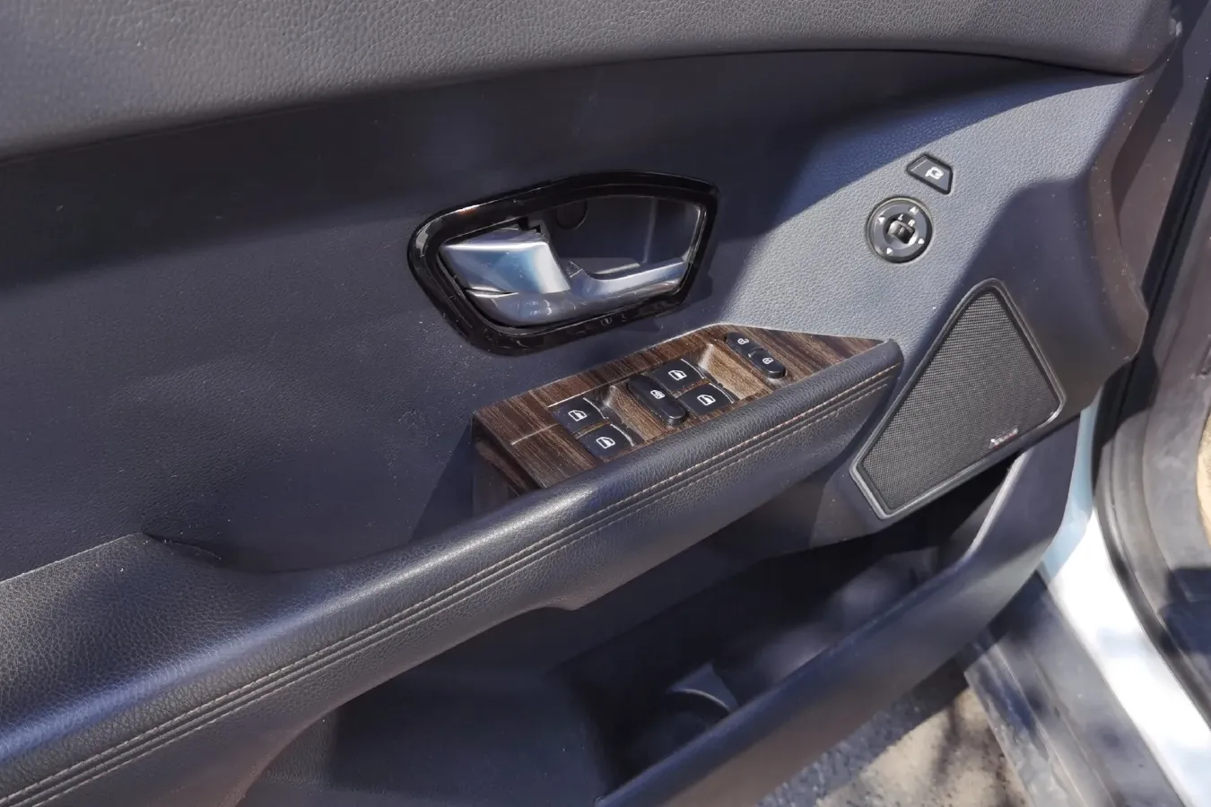 2016 Landwind X7 2.0T 190HP L4 8AT,autocango,china used car exporter,china ev exporter,chinese used car exporter,chinese used ev exporter