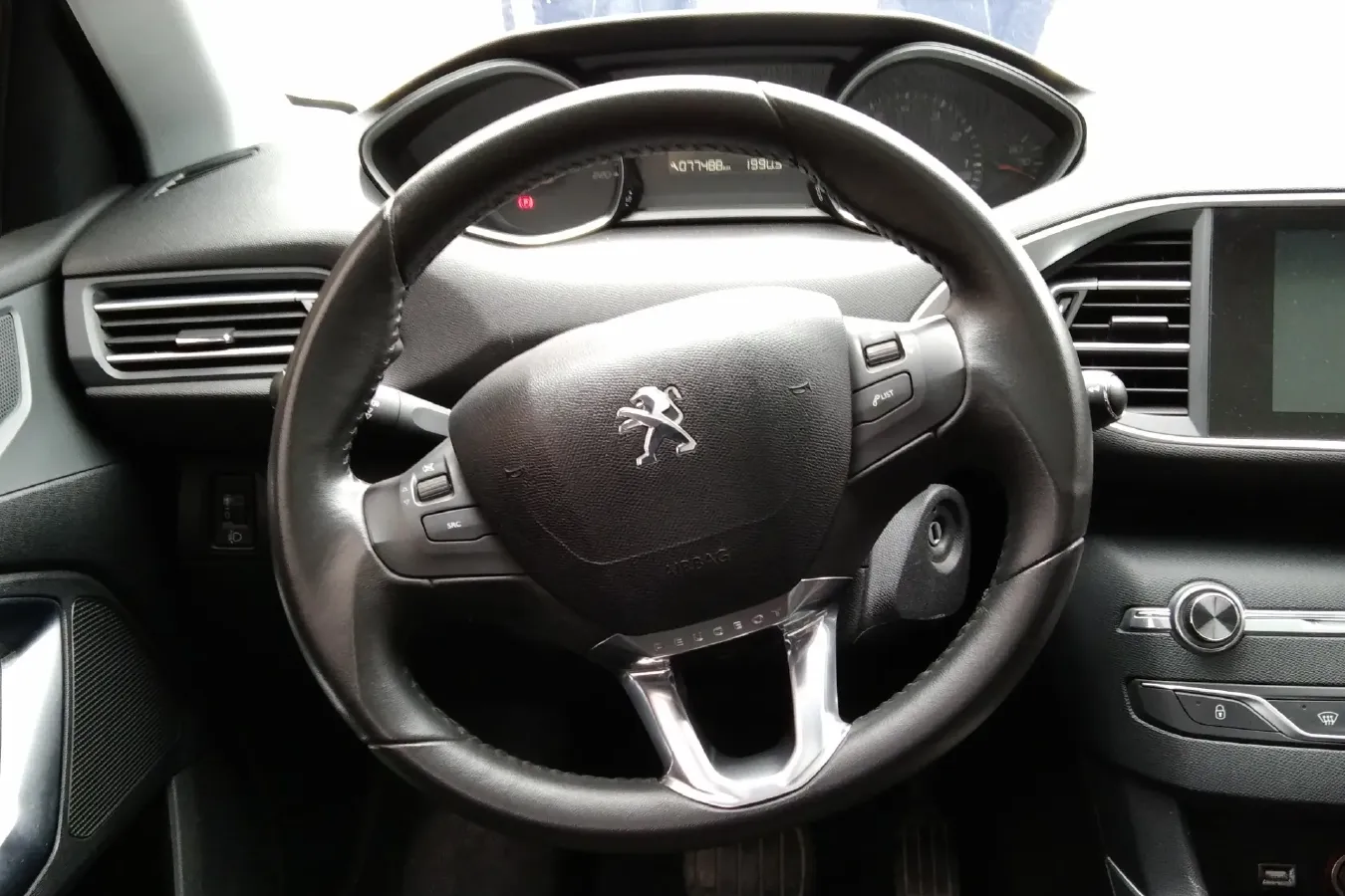 2015 Peugeot 308S 1.6T 167HP L4 6AT,autocango,china used car exporter,china ev exporter,chinese used car exporter,chinese used ev exporter