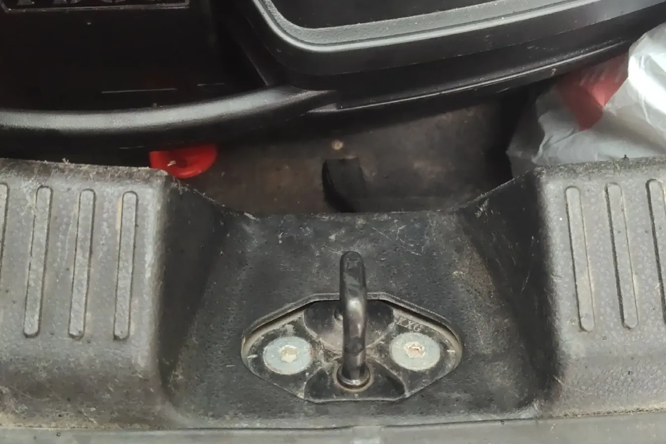 2010 Geely Emgrand Classic 1.5L 106HP L4 5MT,autocango,china used car exporter,china ev exporter,chinese used car exporter,chinese used ev exporter